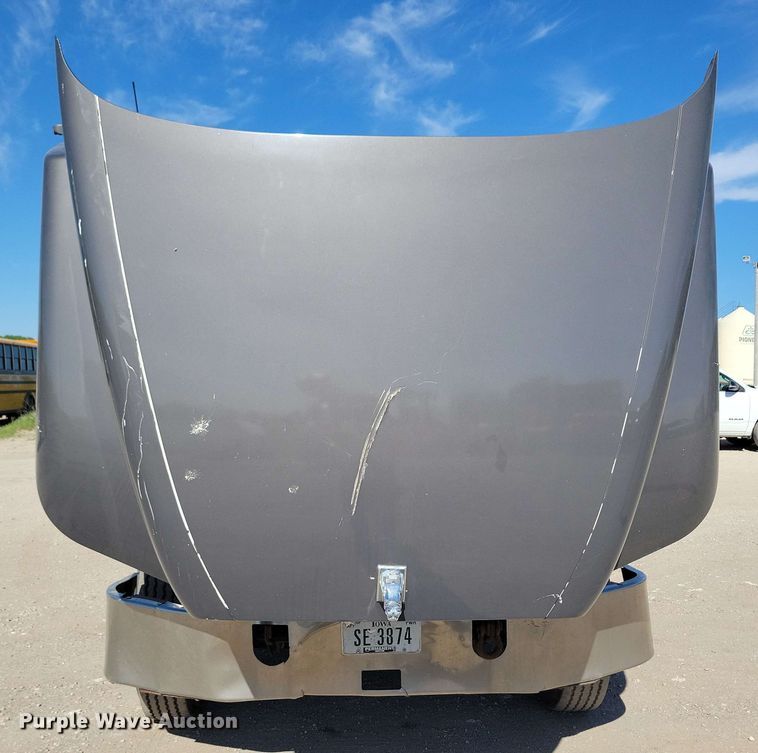 image for item EA2446 1997 Mack CH613 semi truck