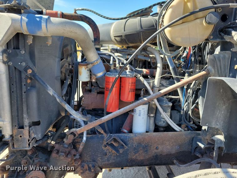 image for item EA2446 1997 Mack CH613 semi truck