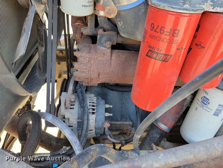 image for item EA2446 1997 Mack CH613 semi truck