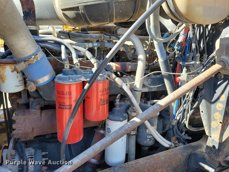 image for item EA2446 1997 Mack CH613 semi truck