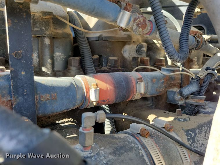 image for item EA2446 1997 Mack CH613 semi truck