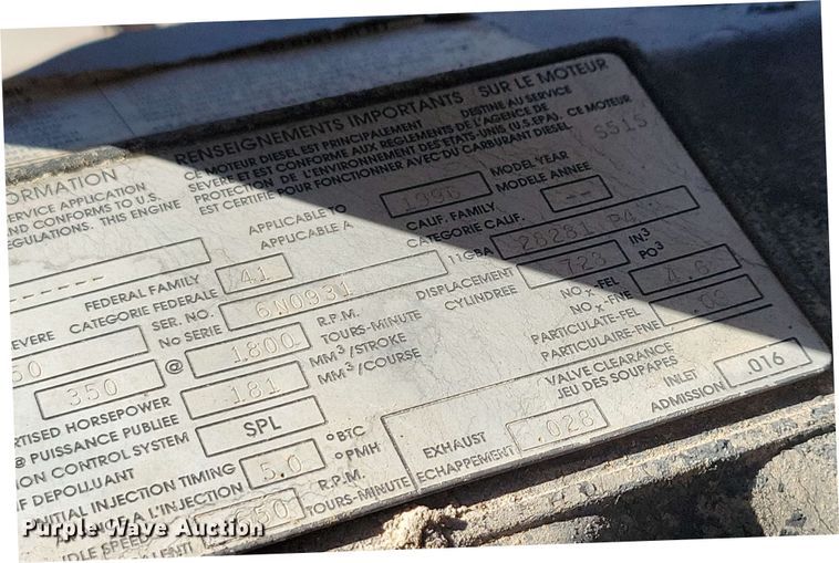 image for item EA2446 1997 Mack CH613 semi truck