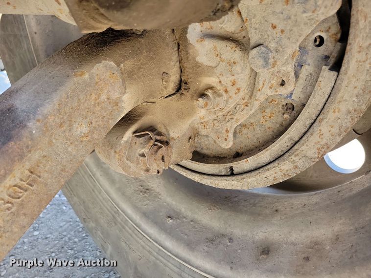 image for item EA2446 1997 Mack CH613 semi truck