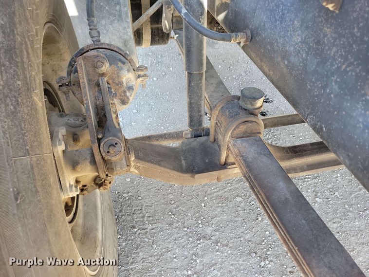 image for item EA2446 1997 Mack CH613 semi truck