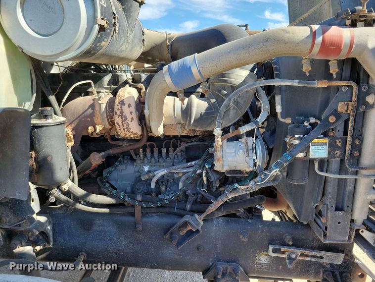 image for item EA2446 1997 Mack CH613 semi truck