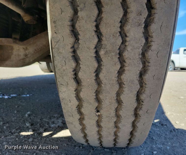 image for item EA2446 1997 Mack CH613 semi truck