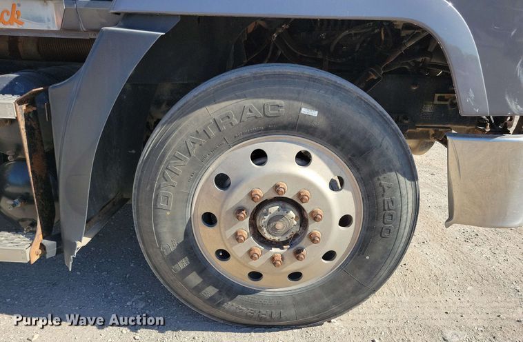 image for item EA2446 1997 Mack CH613 semi truck