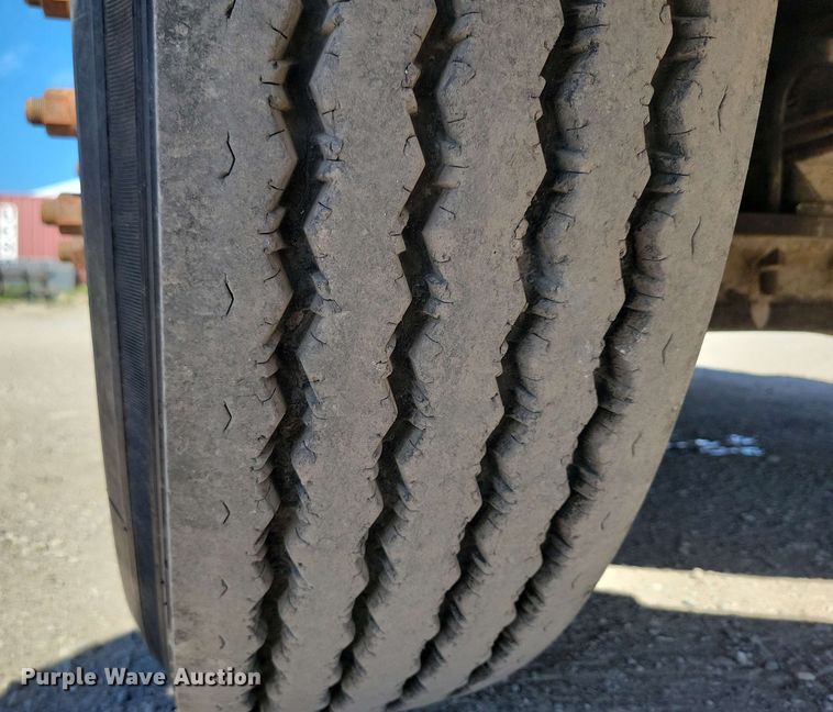 image for item EA2446 1997 Mack CH613 semi truck