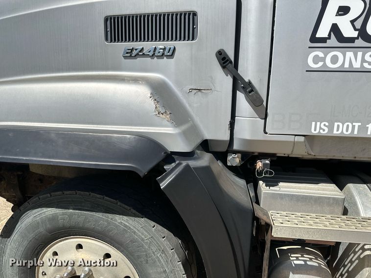 image for item EB2539 2000 Mack CL713 semi truck