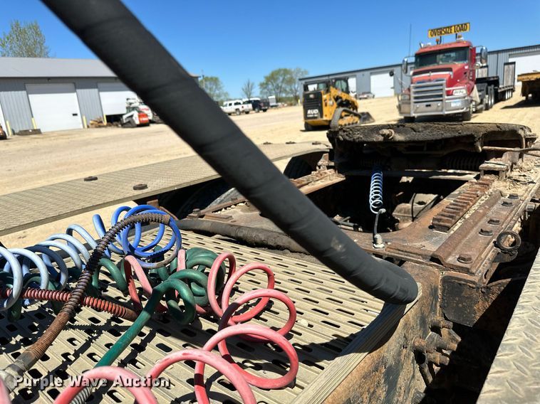 image for item EB2539 2000 Mack CL713 semi truck