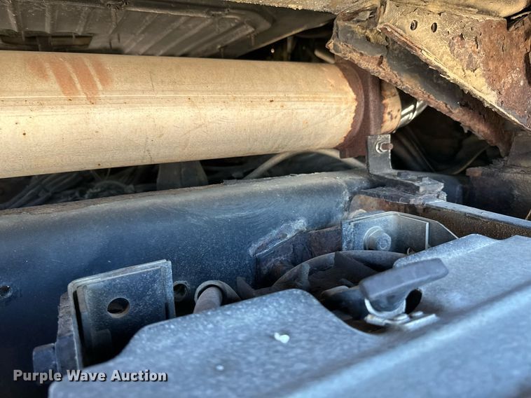 image for item EB2539 2000 Mack CL713 semi truck