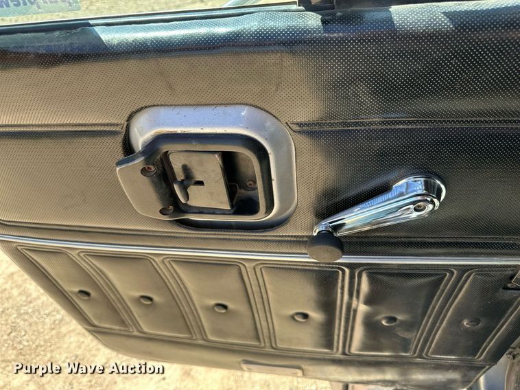 image for item EB2539 2000 Mack CL713 semi truck