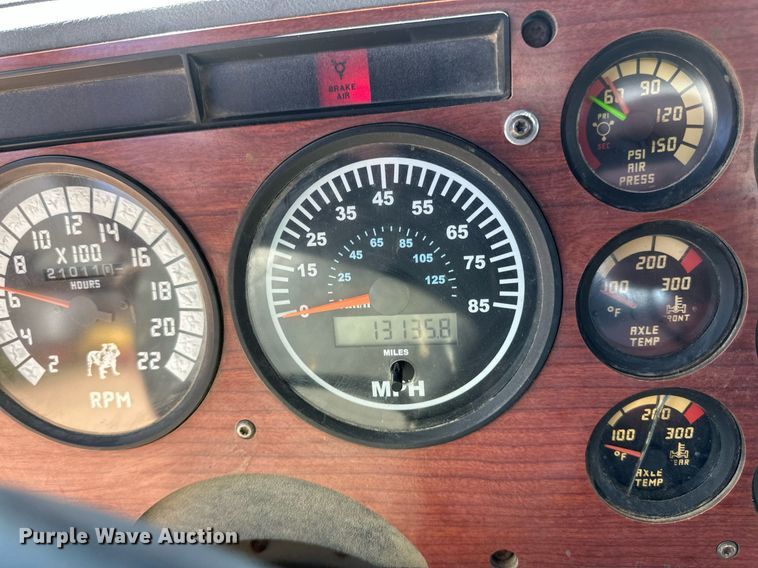 image for item EB2539 2000 Mack CL713 semi truck