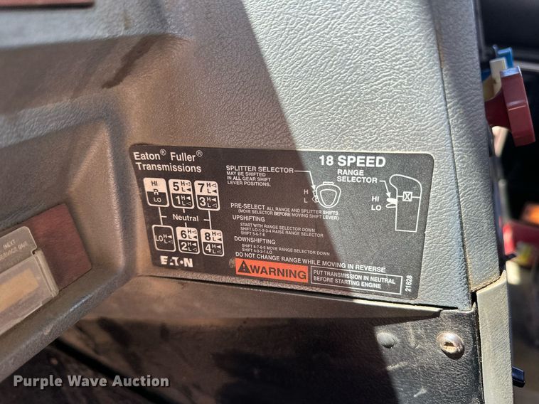 image for item EB2539 2000 Mack CL713 semi truck