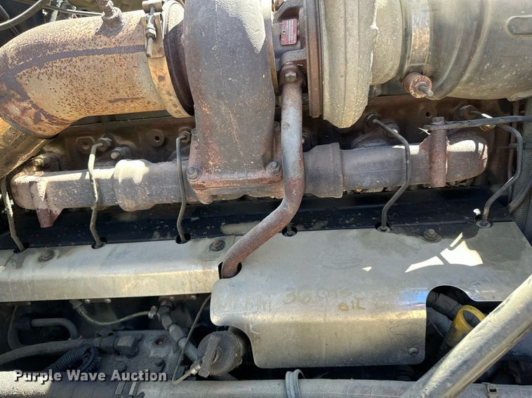 image for item EB2539 2000 Mack CL713 semi truck