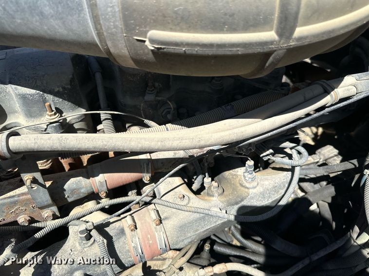 image for item EB2539 2000 Mack CL713 semi truck