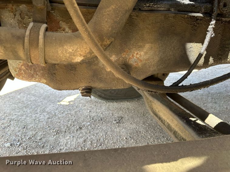 image for item EB2539 2000 Mack CL713 semi truck