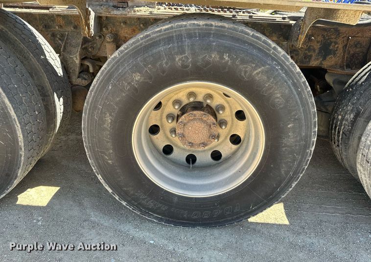 image for item EB2539 2000 Mack CL713 semi truck