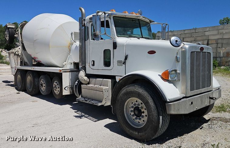 image for item EB8069 2012 Peterbilt 365 ready mix truck