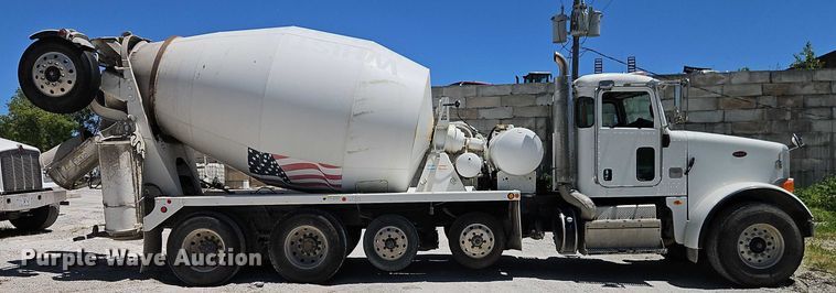 image for item EB8069 2012 Peterbilt 365 ready mix truck