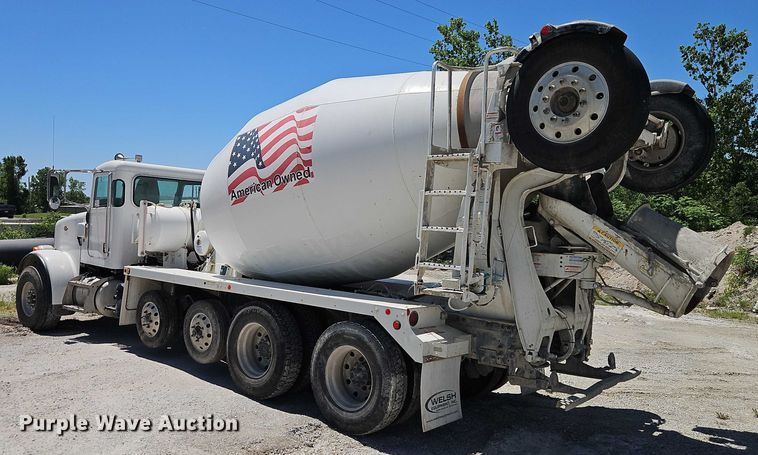 image for item EB8069 2012 Peterbilt 365 ready mix truck