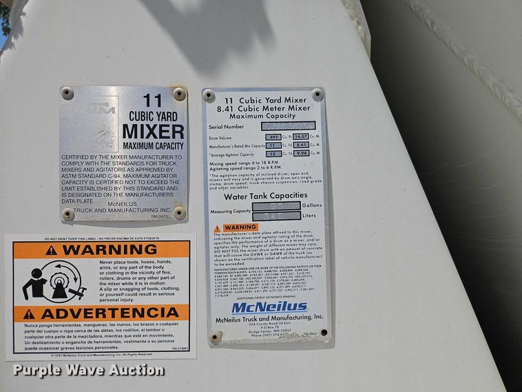 image for item EB8069 2012 Peterbilt 365 ready mix truck