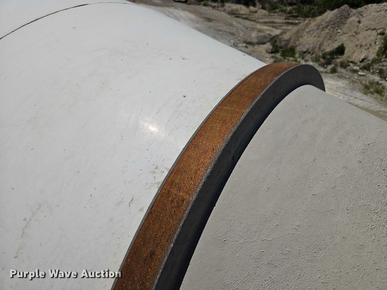 image for item EB8069 2012 Peterbilt 365 ready mix truck