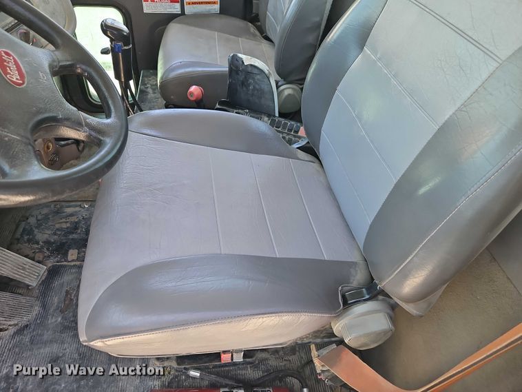 image for item EB8069 2012 Peterbilt 365 ready mix truck