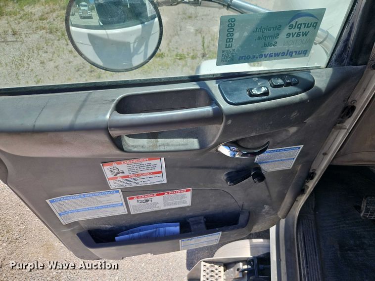 image for item EB8069 2012 Peterbilt 365 ready mix truck