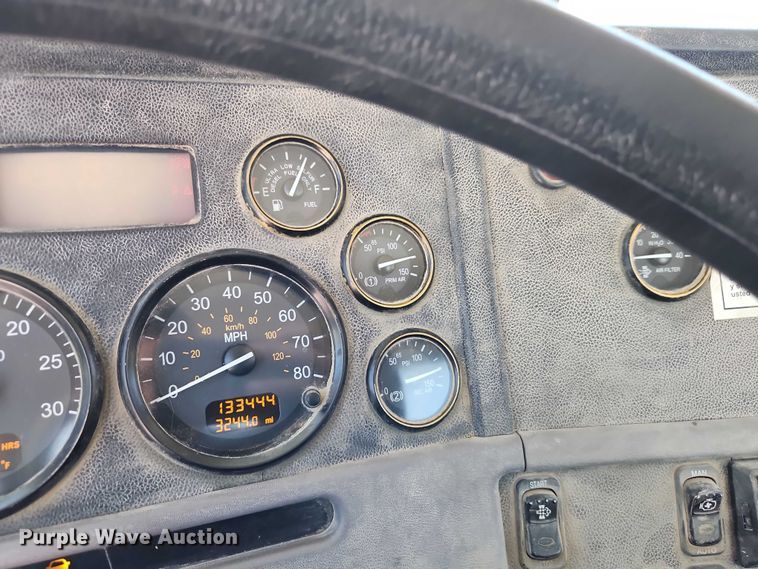 image for item EB8069 2012 Peterbilt 365 ready mix truck