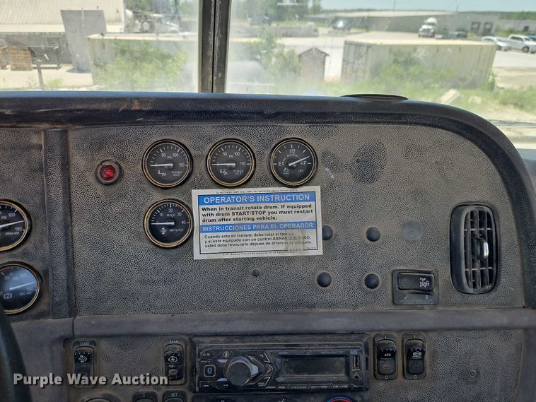 image for item EB8069 2012 Peterbilt 365 ready mix truck