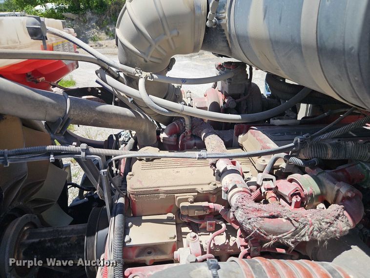 image for item EB8069 2012 Peterbilt 365 ready mix truck