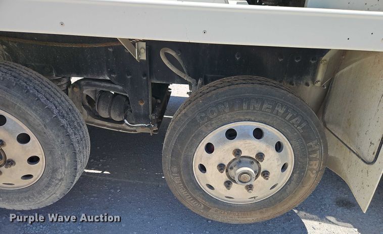 image for item EB8069 2012 Peterbilt 365 ready mix truck