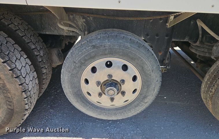 image for item EB8069 2012 Peterbilt 365 ready mix truck