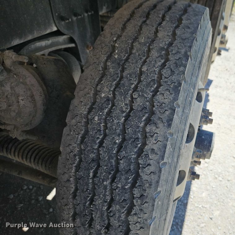 image for item EB8069 2012 Peterbilt 365 ready mix truck