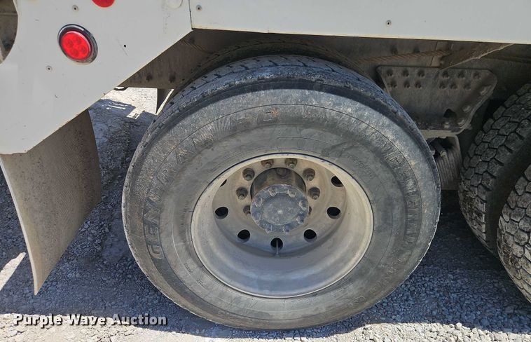 image for item EB8069 2012 Peterbilt 365 ready mix truck