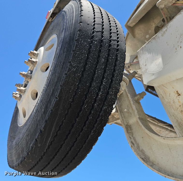 image for item EB8069 2012 Peterbilt 365 ready mix truck