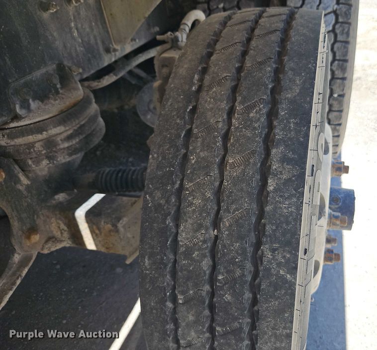 image for item EB8069 2012 Peterbilt 365 ready mix truck