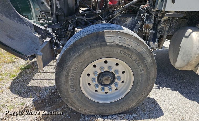 image for item EB8069 2012 Peterbilt 365 ready mix truck