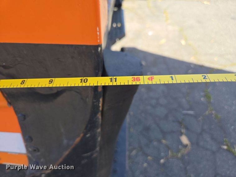 image for item EC0979 2012 International 4300  box truck