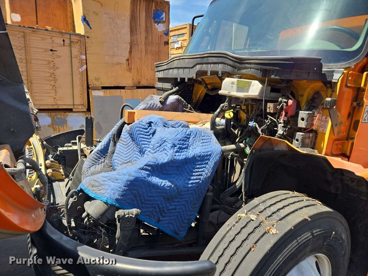 image for item EC0979 2012 International 4300  box truck