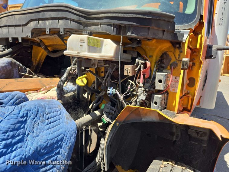 image for item EC0979 2012 International 4300  box truck