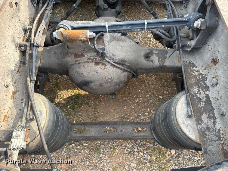 image for item EC3539 2006 Volvo VNL semi truck