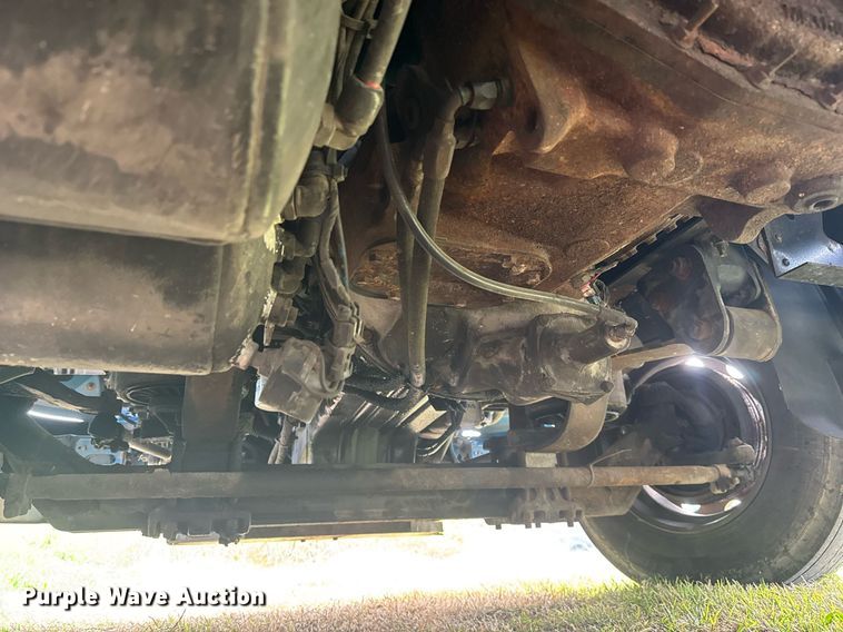 image for item EC3539 2006 Volvo VNL semi truck