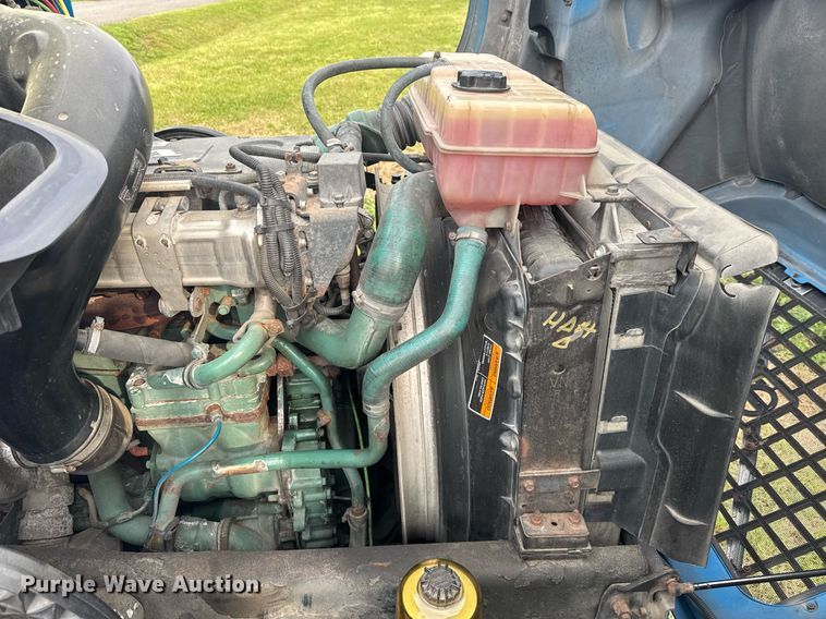 image for item EC3539 2006 Volvo VNL semi truck