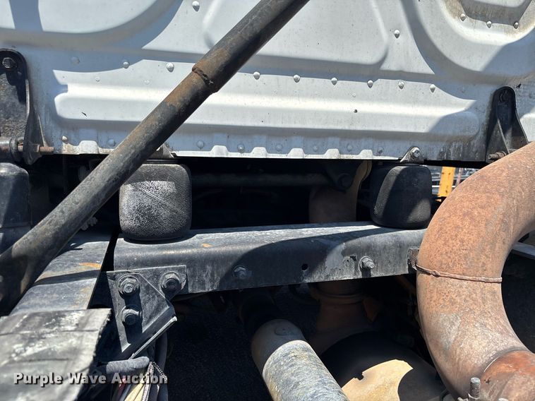 image for item EC3579 2008 Freightliner Cascadia semi truck