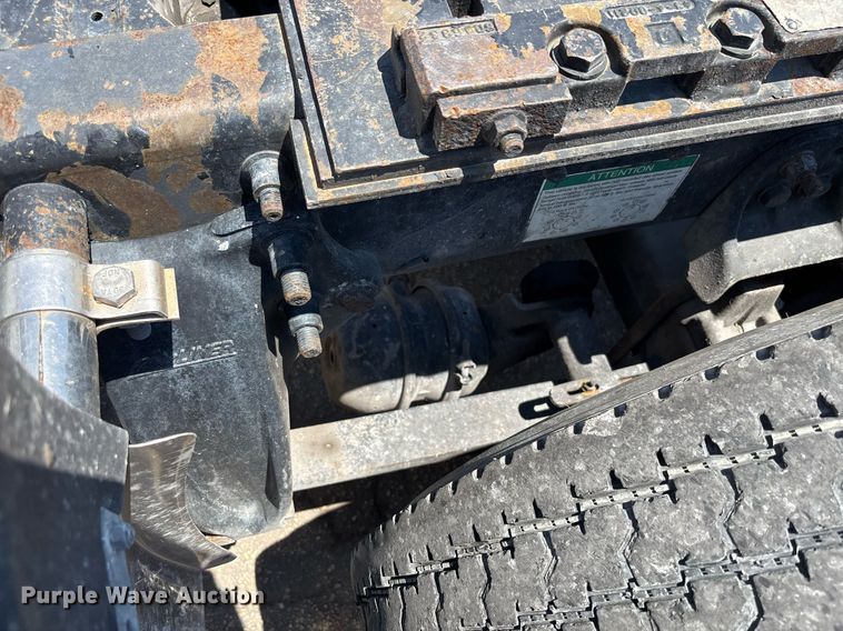 image for item EC3579 2008 Freightliner Cascadia semi truck