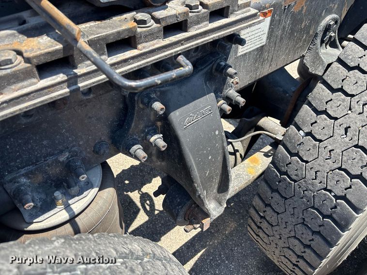 image for item EC3579 2008 Freightliner Cascadia semi truck