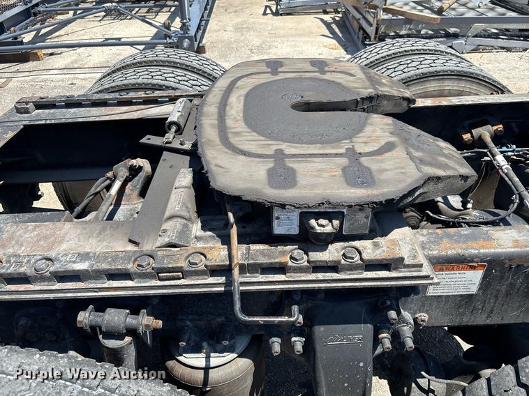 image for item EC3579 2008 Freightliner Cascadia semi truck