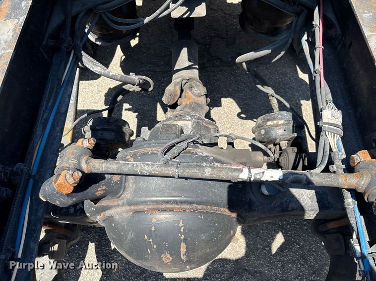 image for item EC3579 2008 Freightliner Cascadia semi truck